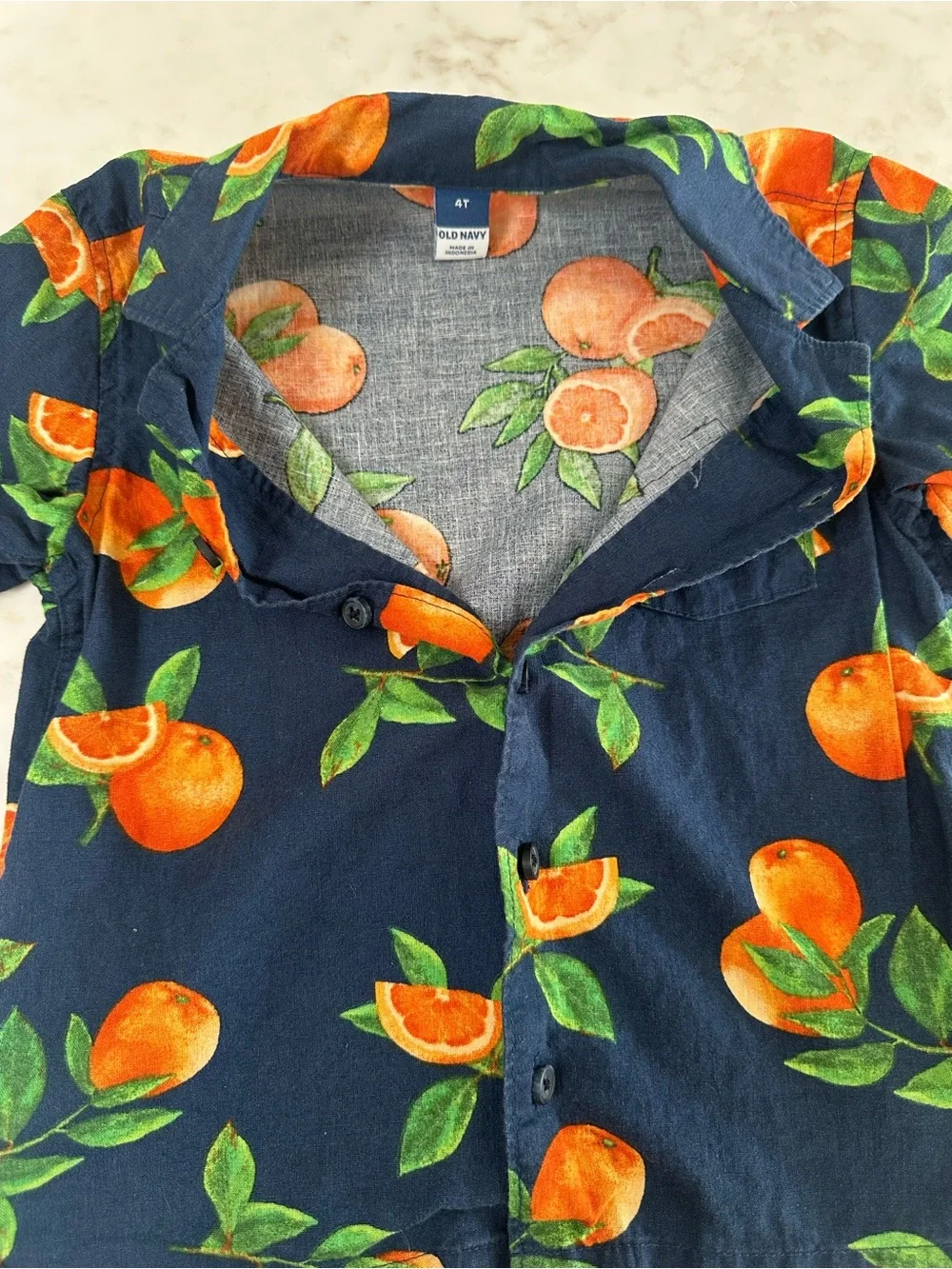 Old Navy Short-Sleeve Linen Blend Button-Up Shirt with Orange Fruit Print. 4T